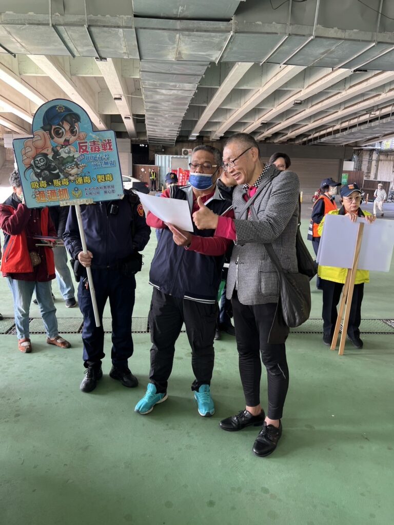 《圖說》永和分局於福和橋下設置「機動派出所」結合民力，加強運動園區各項治安、交通、為民服務及犯罪預防等工作宣導。〈永和分局提供〉