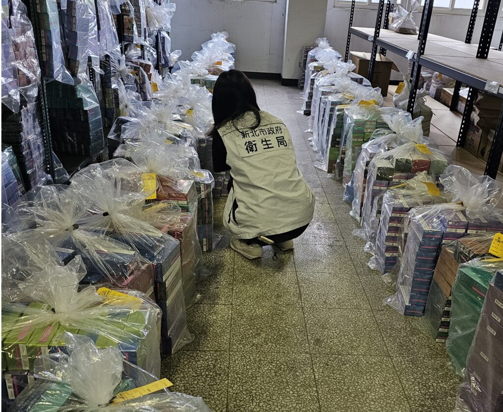 《圖說》新北市查獲違規加熱菸。〈衛生局提供〉