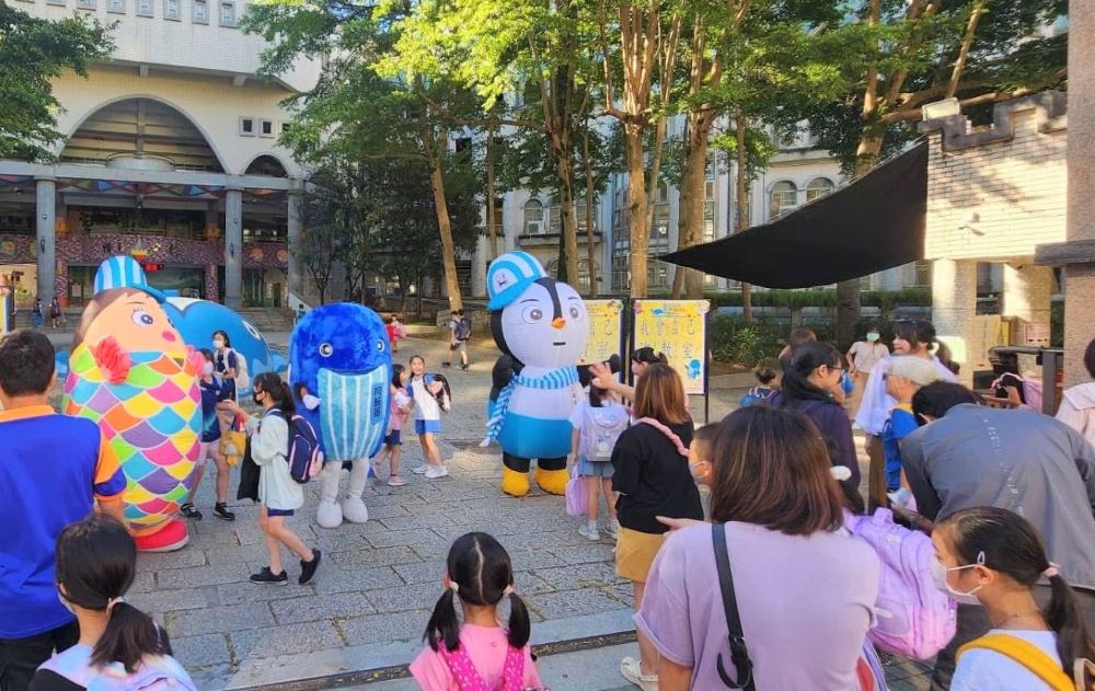 《圖說》家長應在開學前幾天開始協助孩子恢復規律的生活節奏。〈教育局提供〉